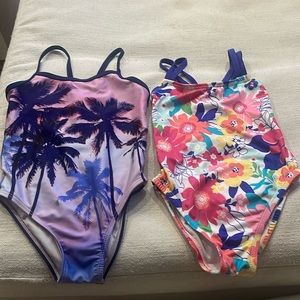 Girls one piece swimsuit - XS(4)